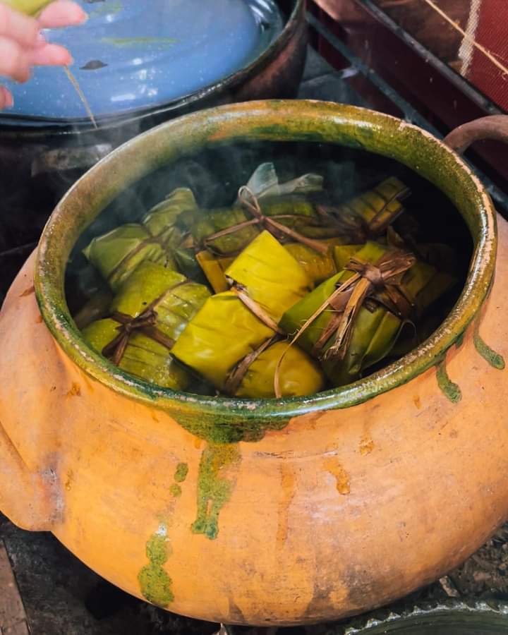 Cocineras tradicionales de Oaxaca comparten sus conocimientos para preparar  tamales, un platillo de celebración – Coordinación de Comunicación Social  del Gobierno del Estado
