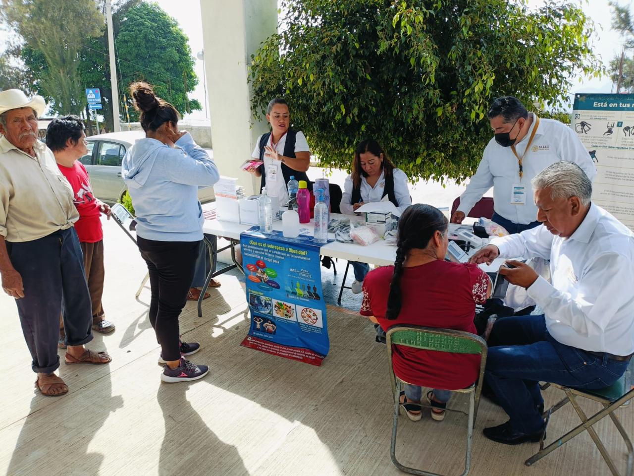 Llevan Expo Salud en Tu Comunidad a Roaguía, San Lorenzo Albarradas