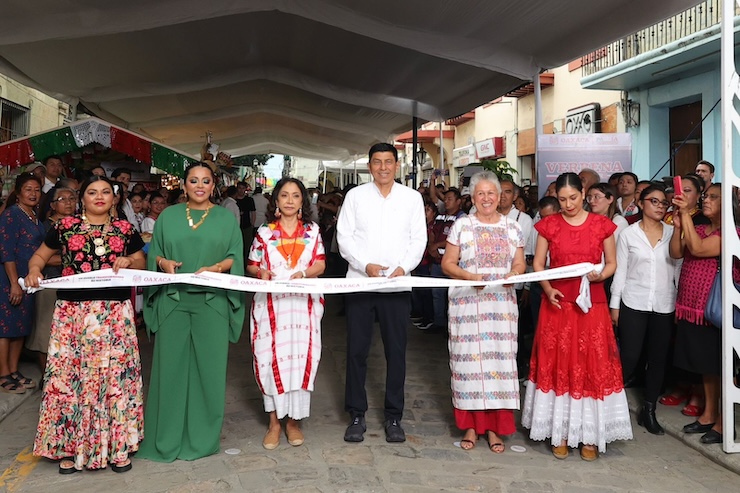 Cientos de familias disfrutan de la Verbena Popular 2024