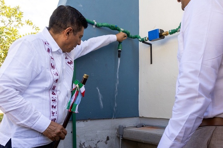 Gobierno de Oaxaca suma esfuerzos para garantizar el agua en las escuelas